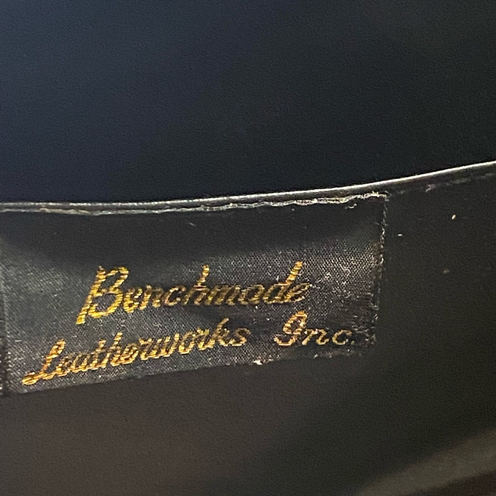 Rattan Benchmade Leather Works Inc. Purse - Picture 5 of 11